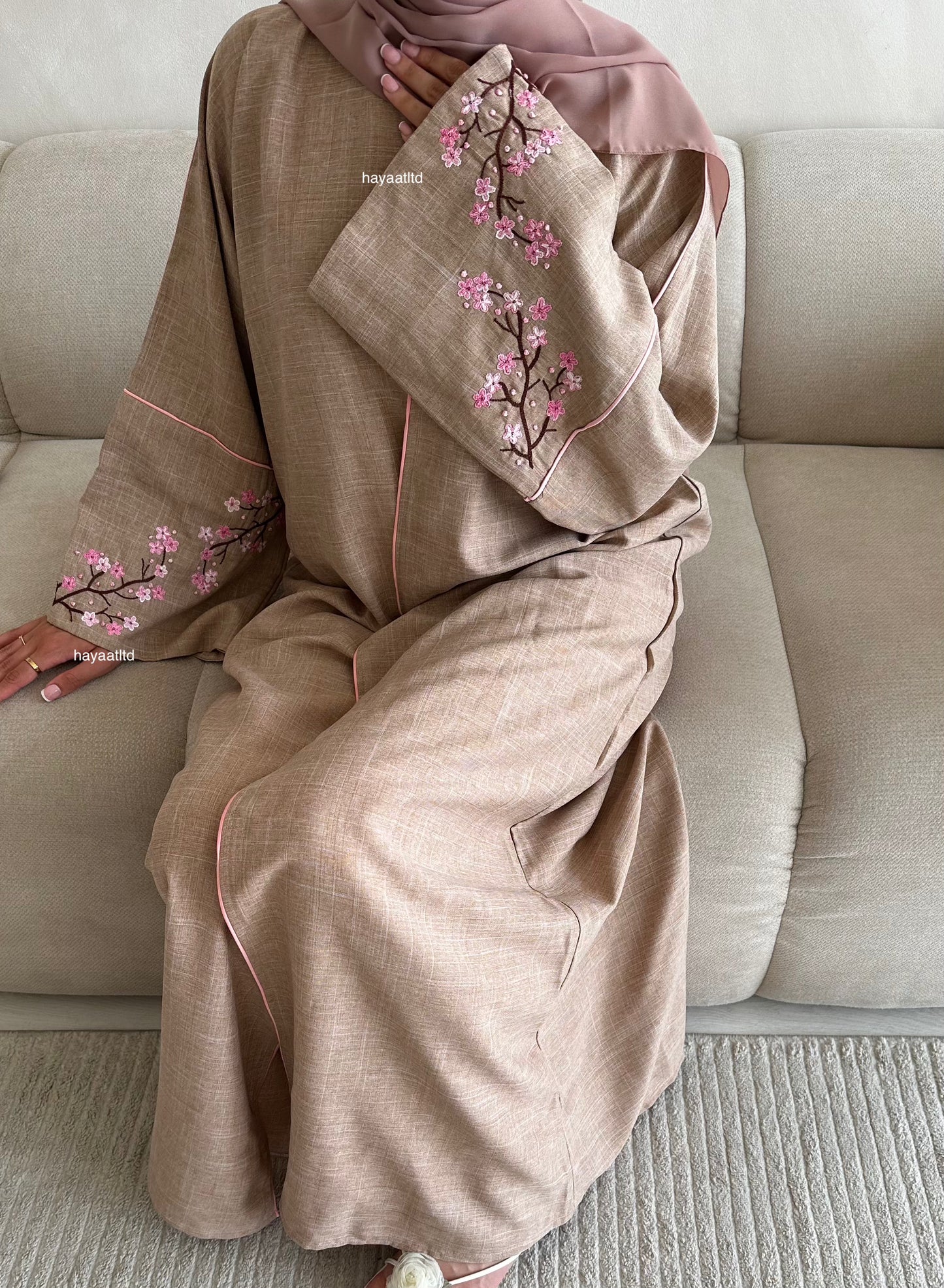 'BLOSSOM SLEEVE ABAYA'