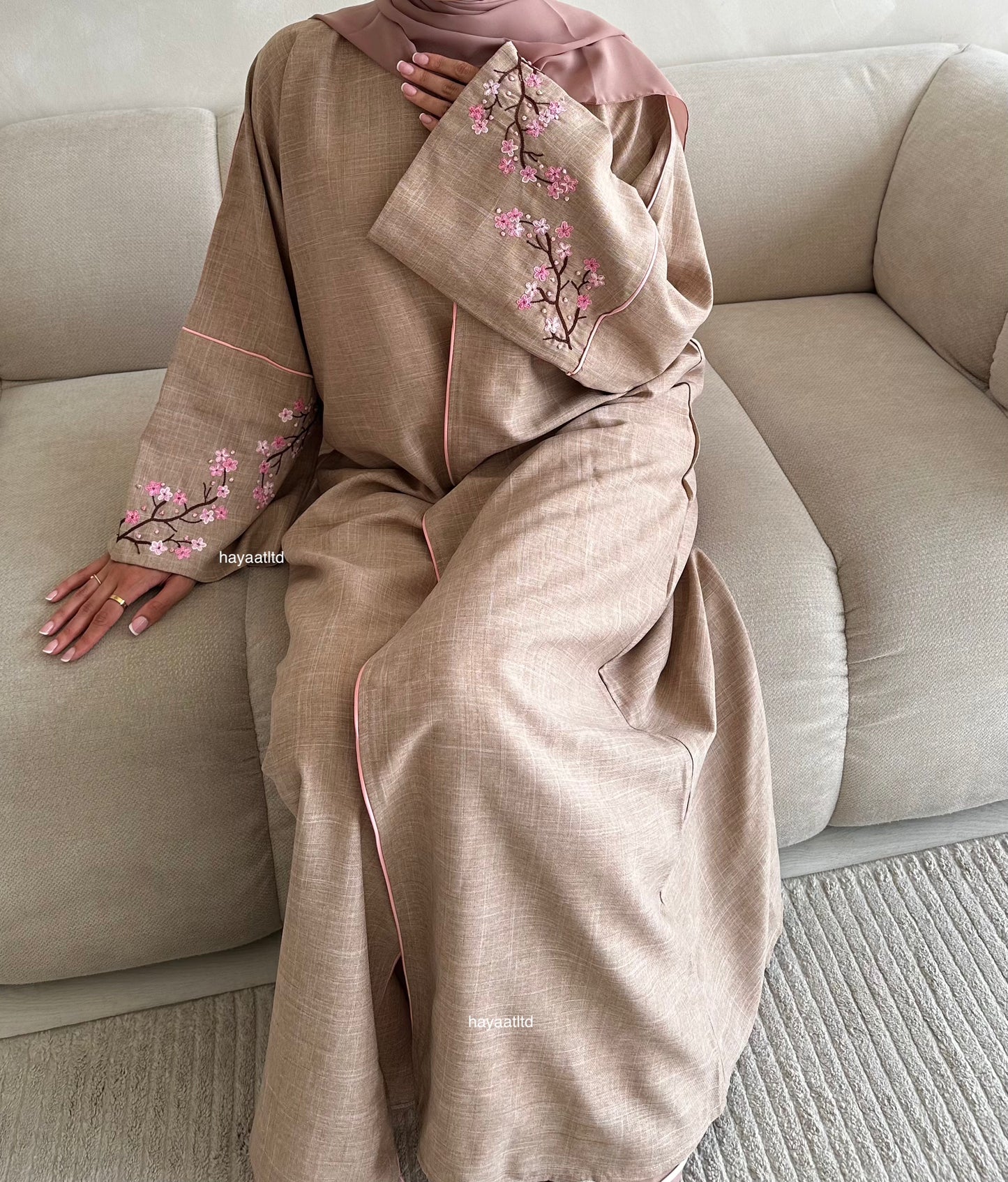 'BLOSSOM SLEEVE ABAYA'