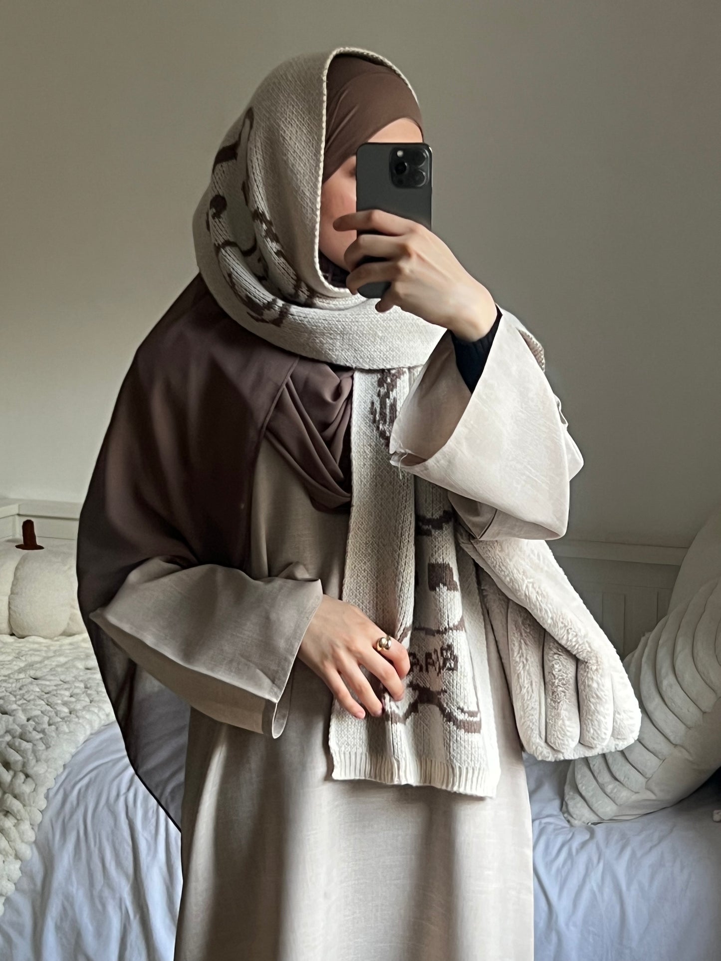 'CYRA ABAYA'