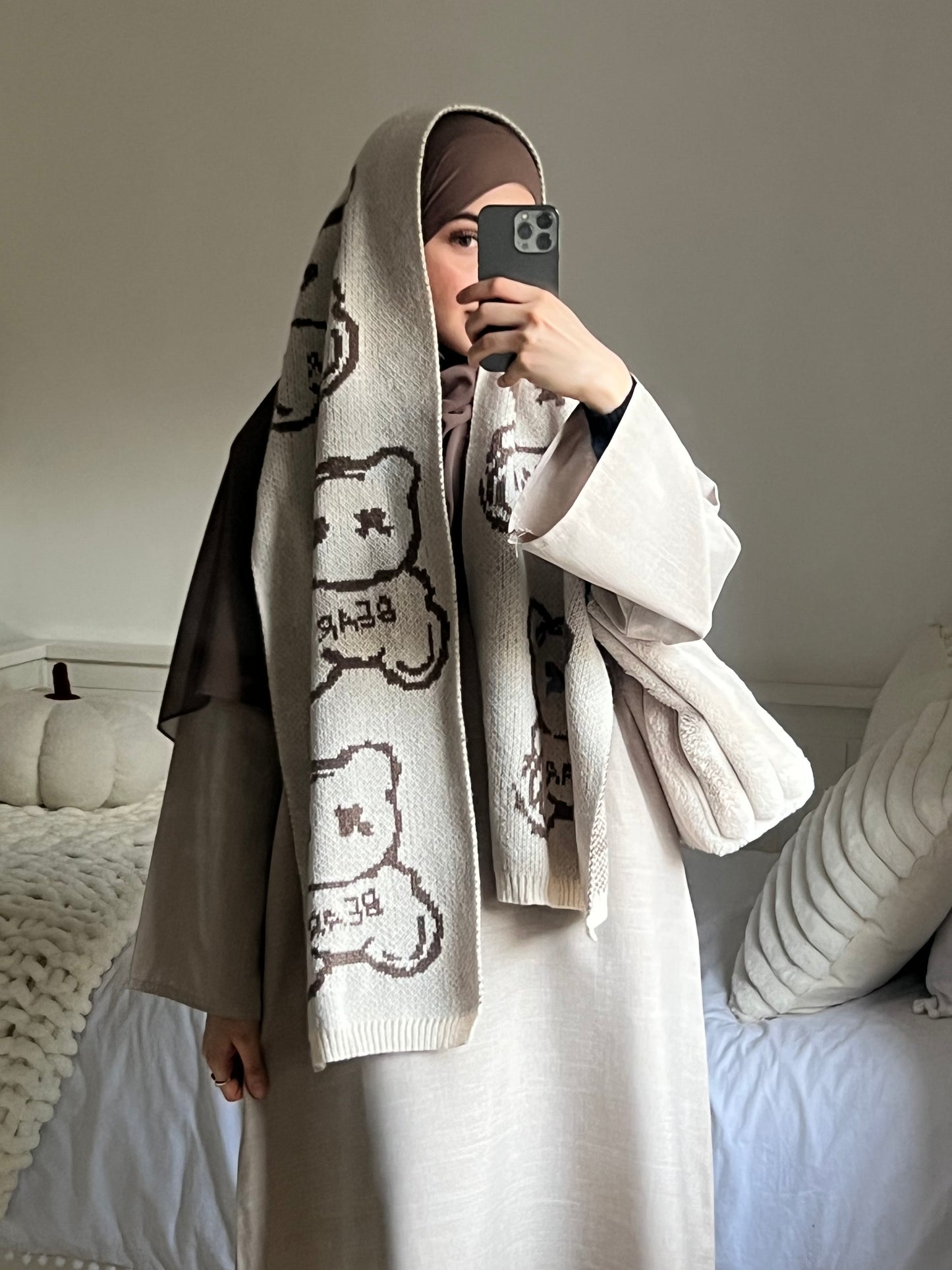 'CYRA ABAYA'