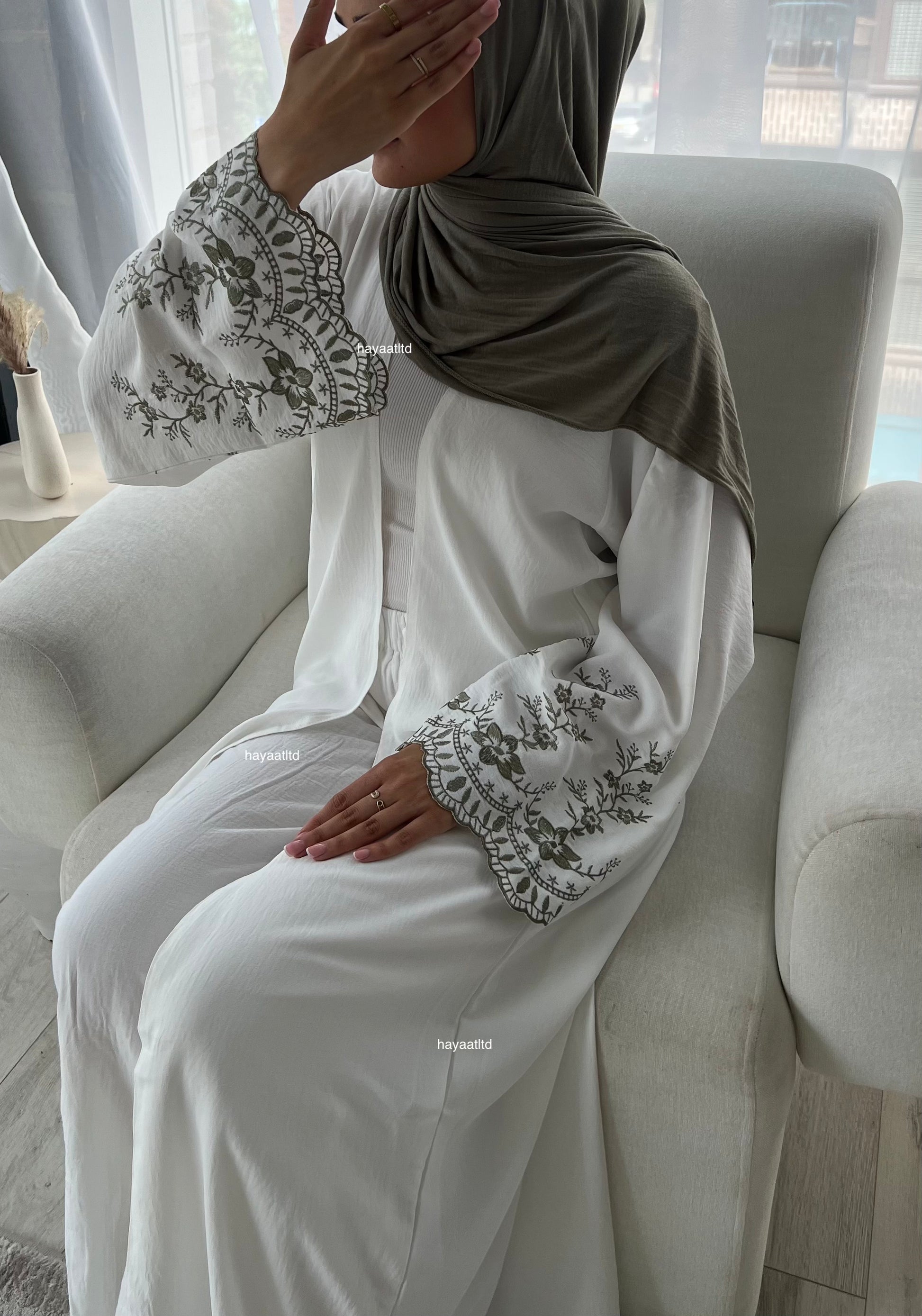 'FLOWER SLEEVE KIMONO'
