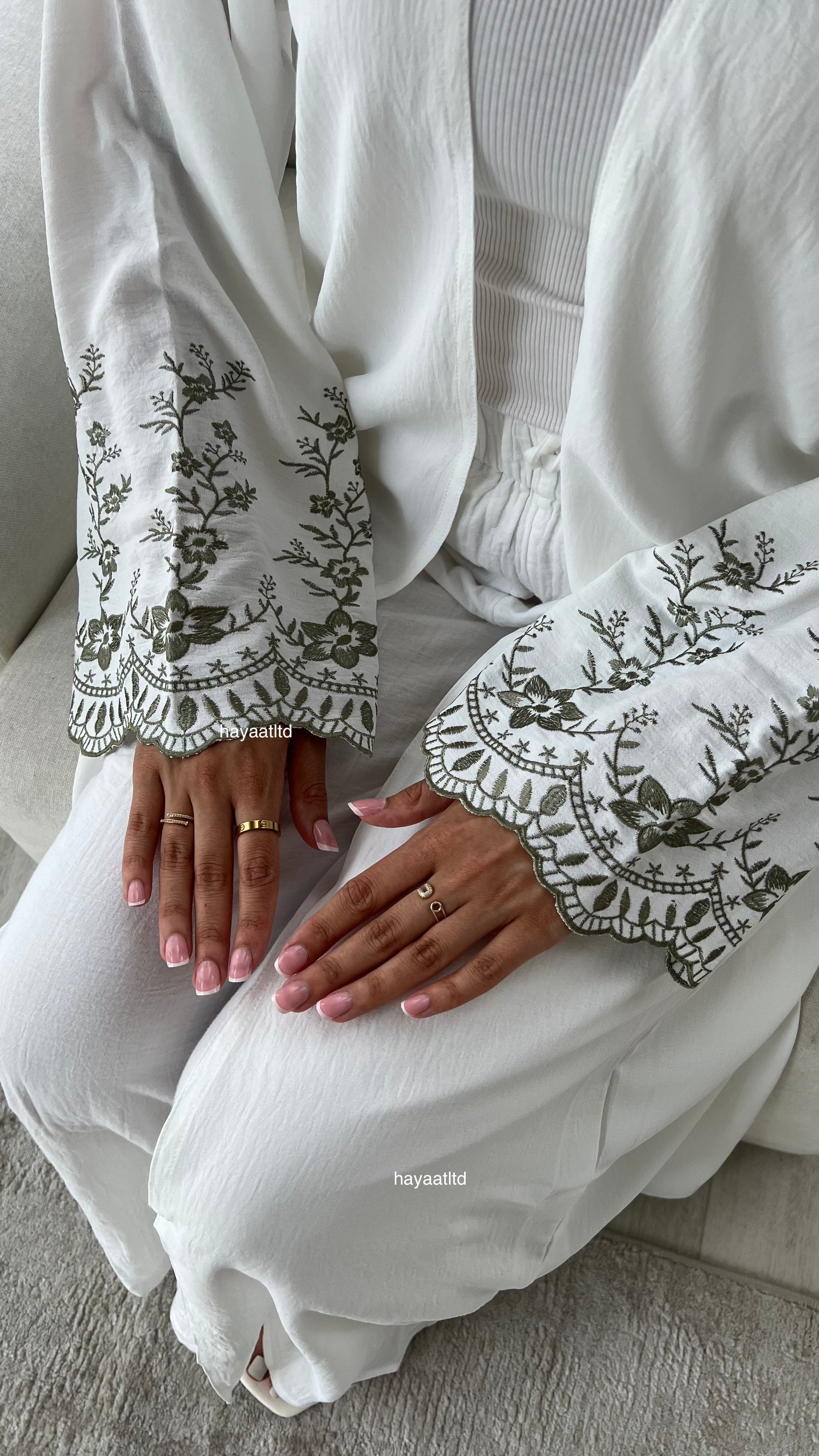 'FLOWER SLEEVE KIMONO'