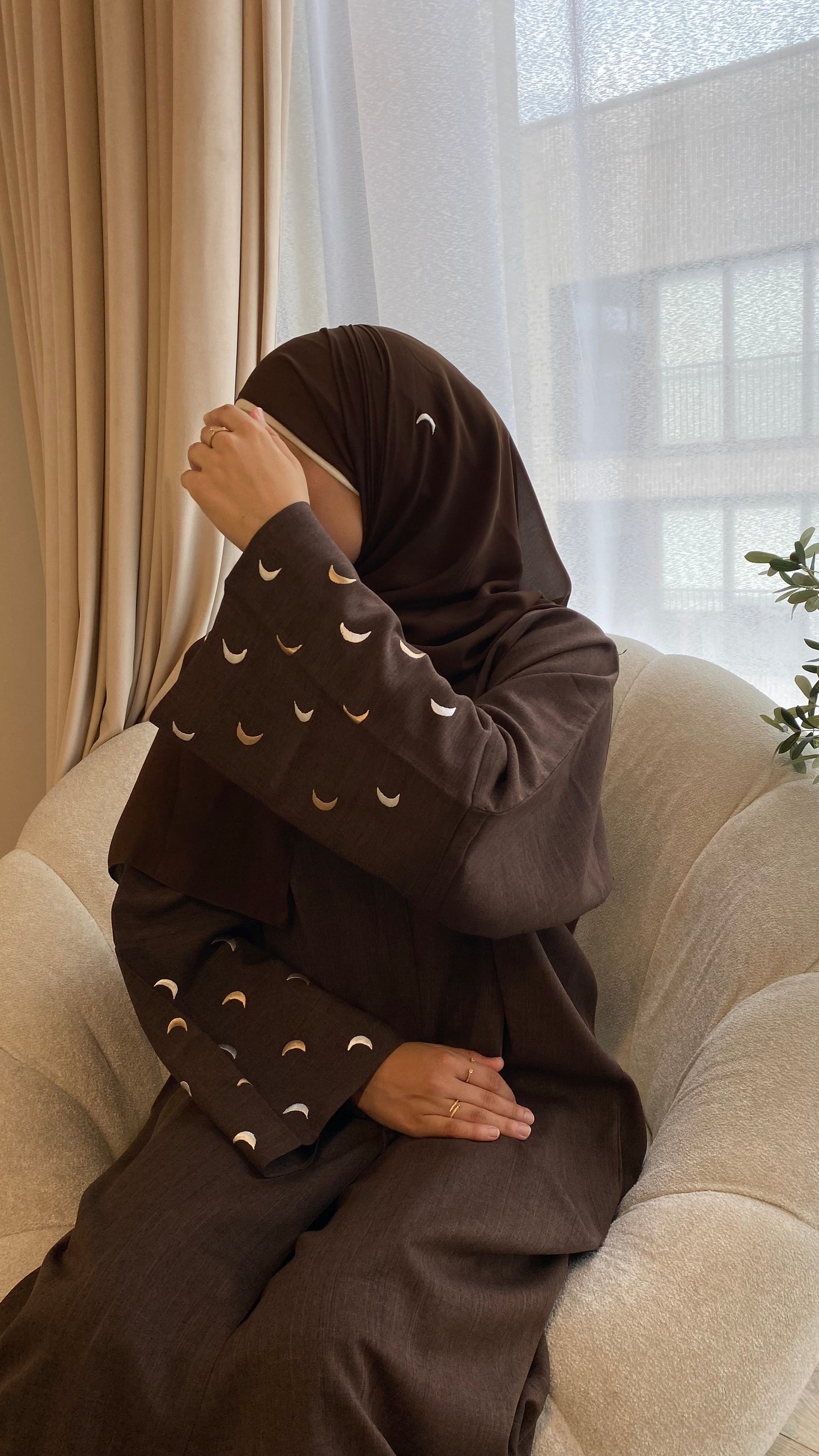 QAMĀR (includes matching hijab)