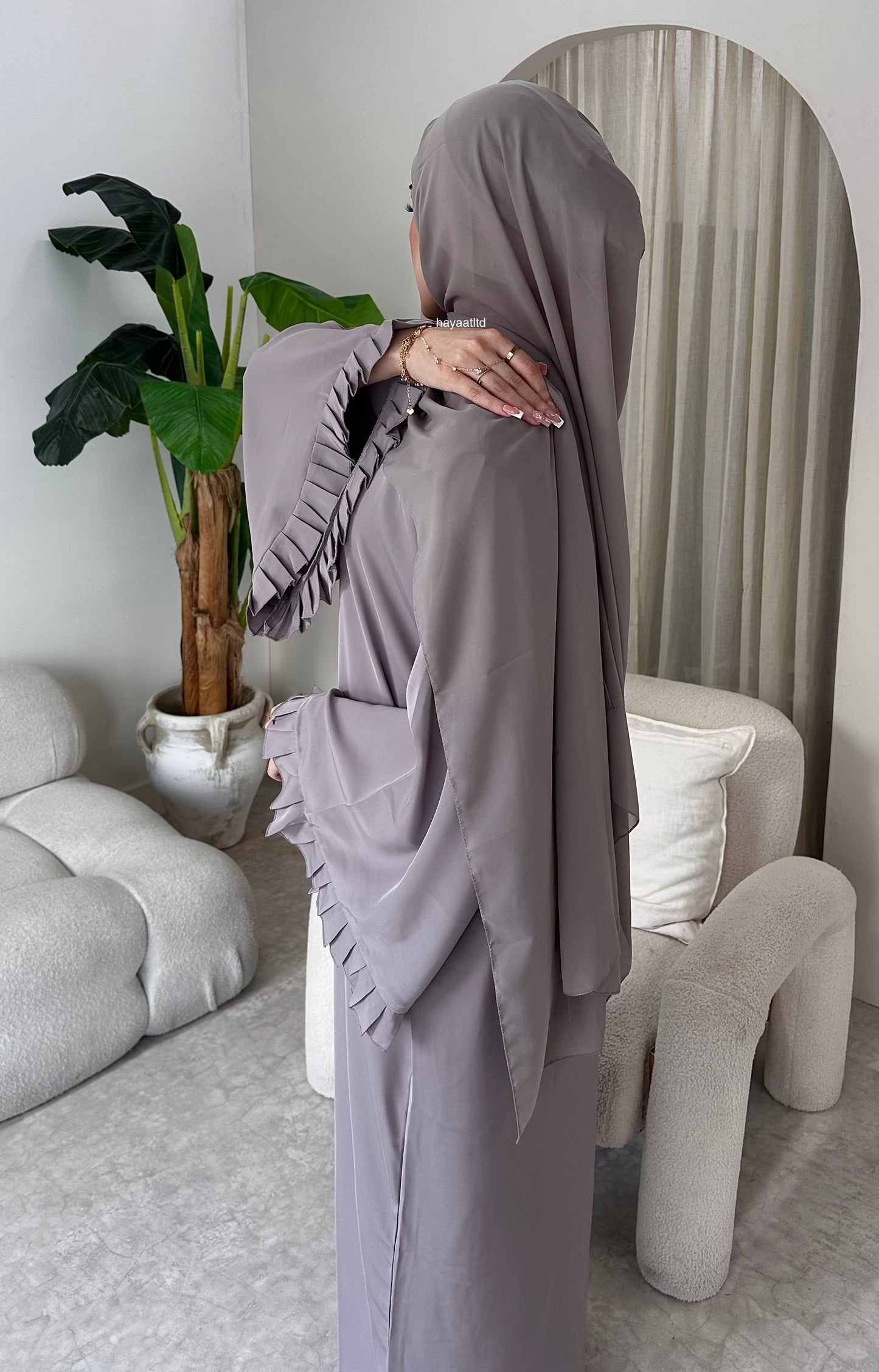 'ZAHRA ABAYA 2.0'