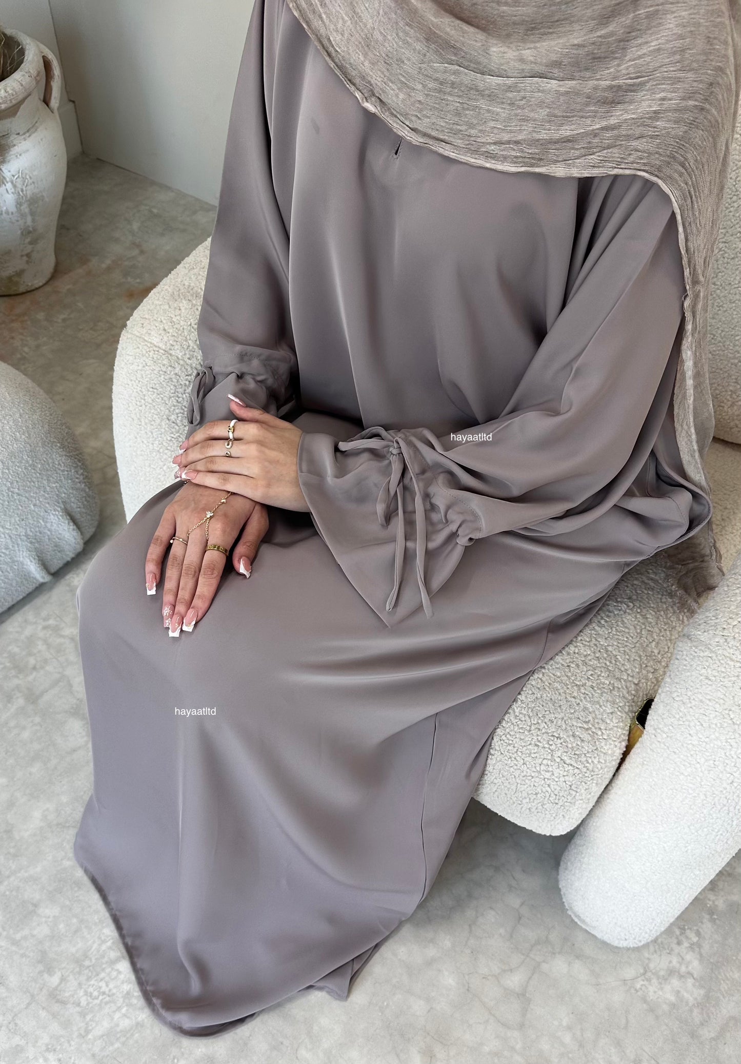 'REYYAN ABAYA'