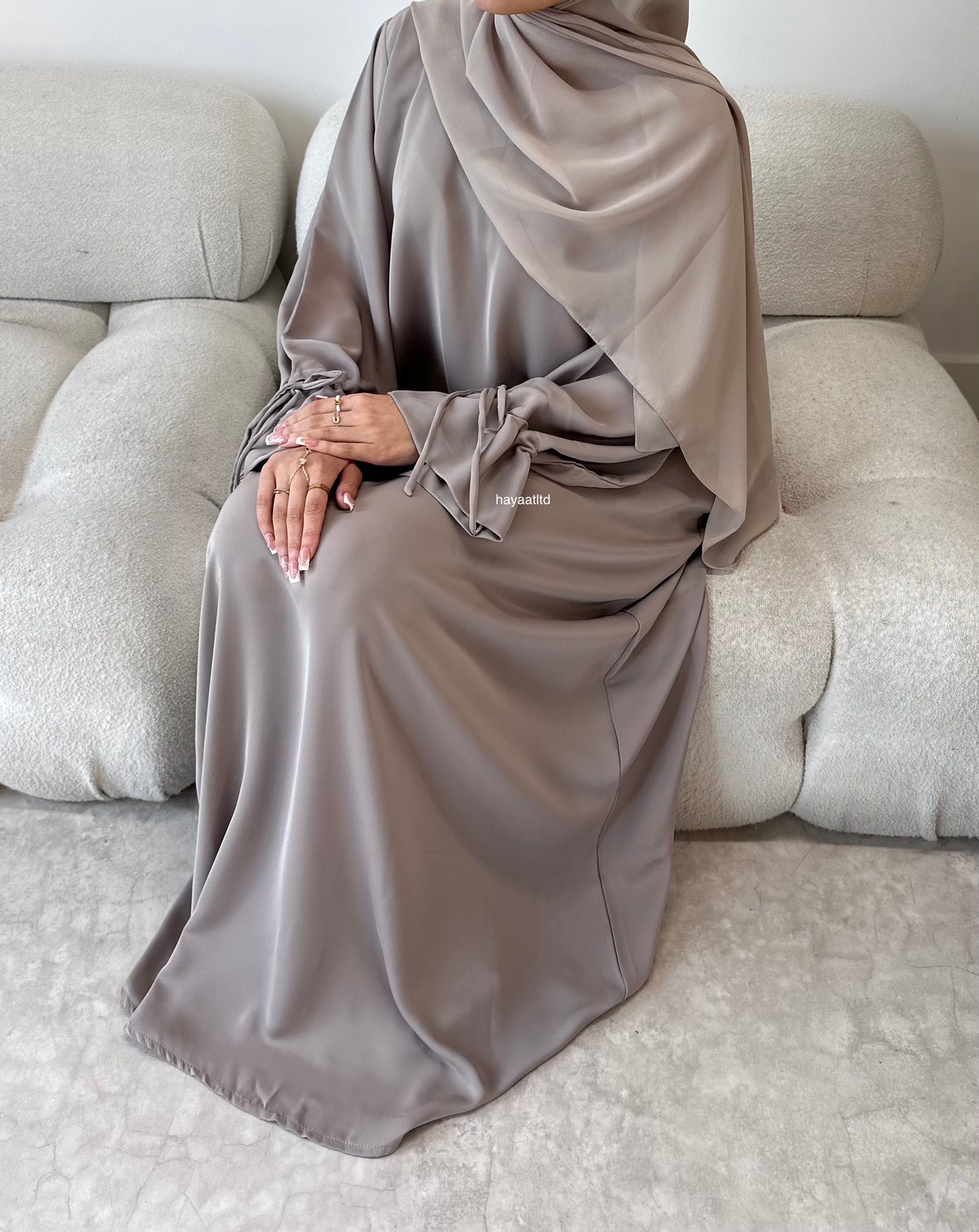 'REYYAN ABAYA'