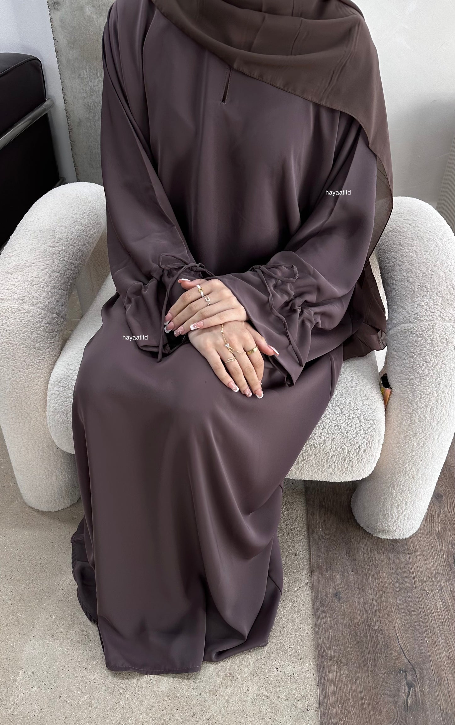 'REYYAN ABAYA'
