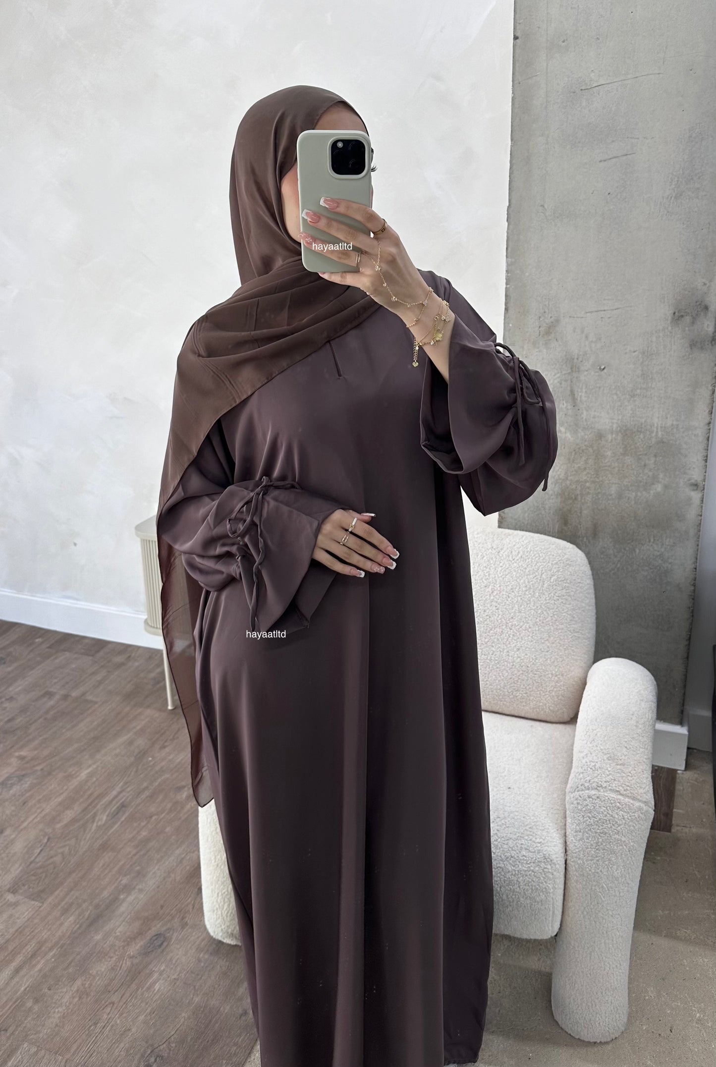 'REYYAN ABAYA'