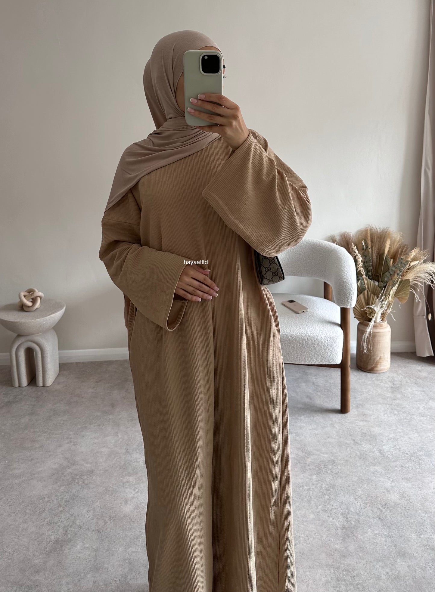 'CLOSED RIBBED ABAYA'