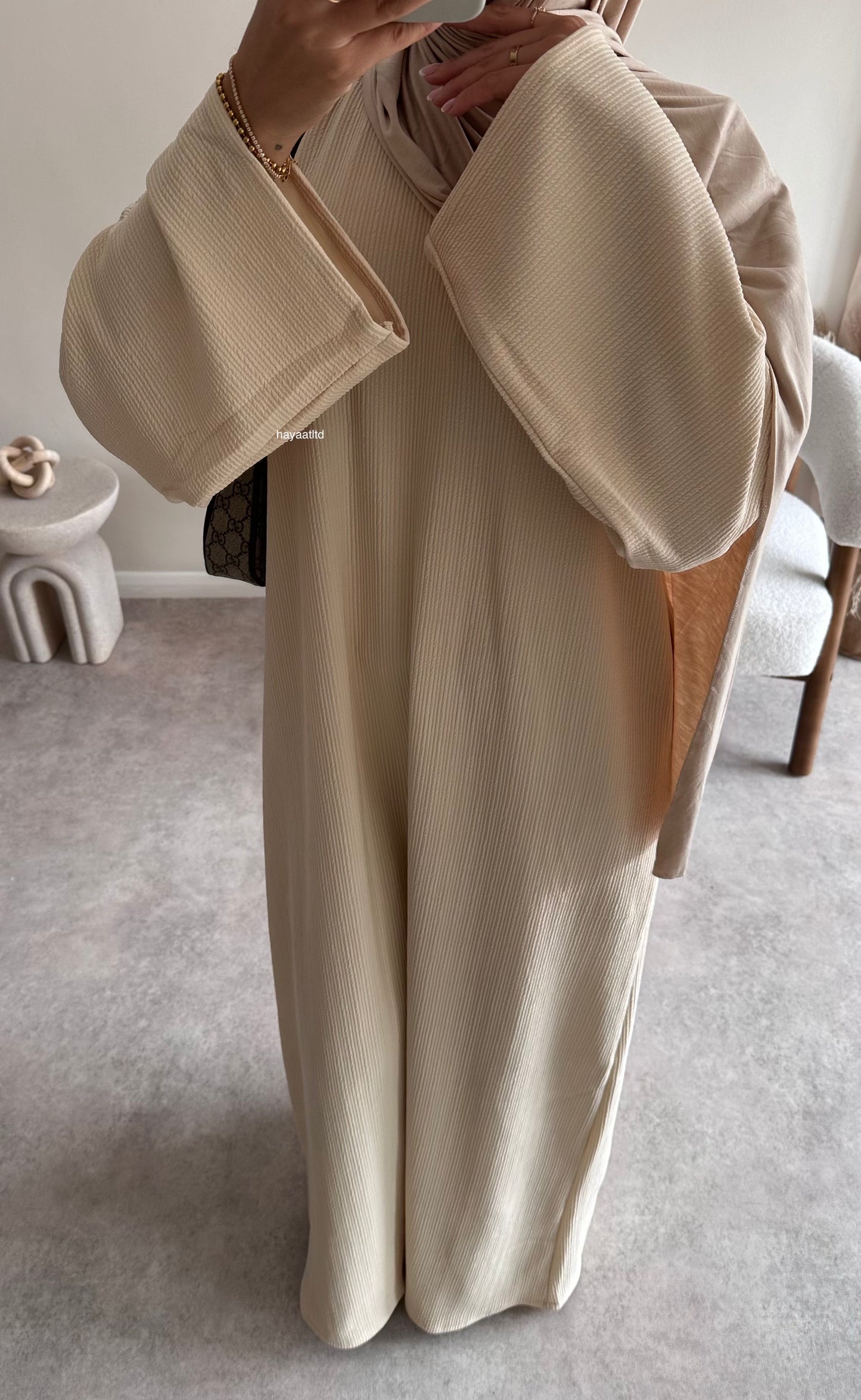 'CLOSED RIBBED ABAYA'