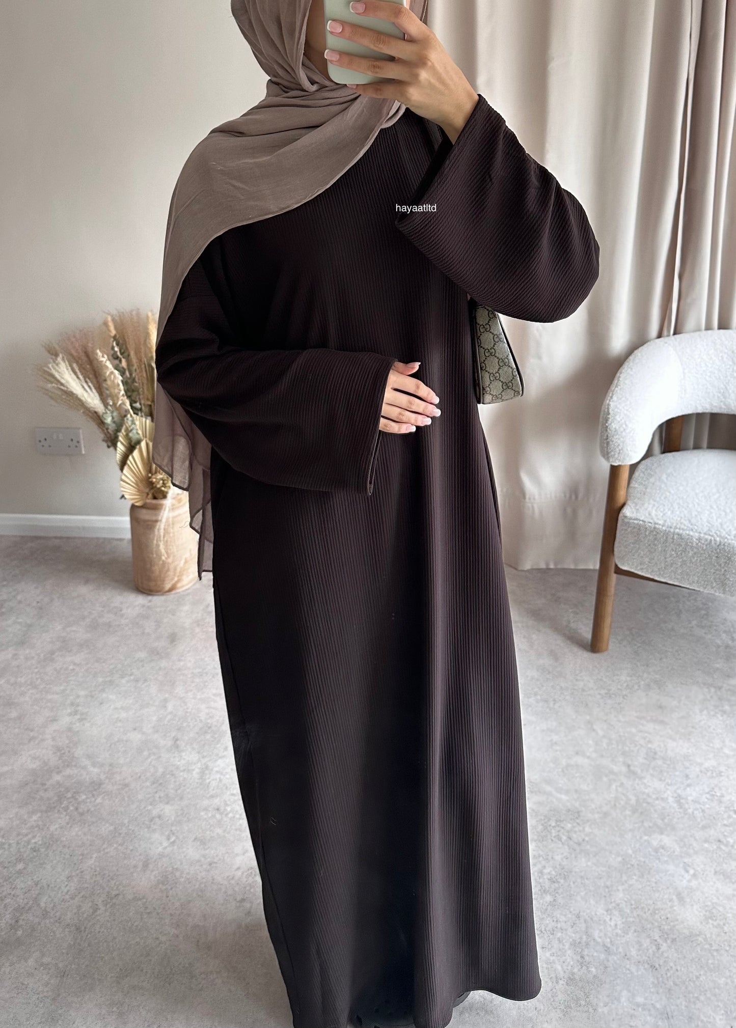 'CLOSED RIBBED ABAYA'