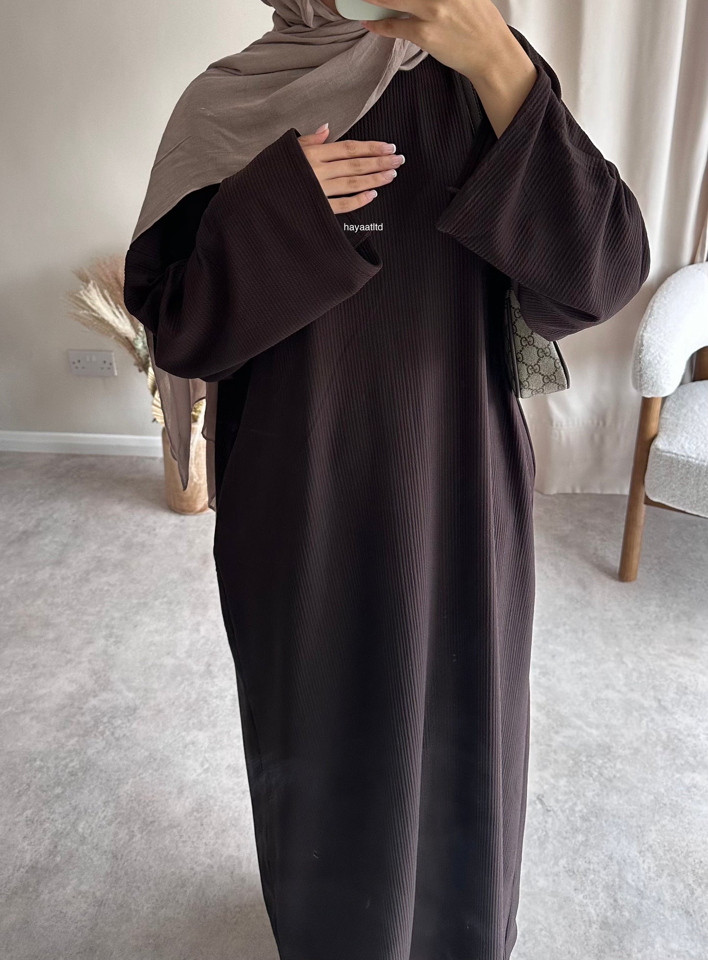 'CLOSED RIBBED ABAYA'