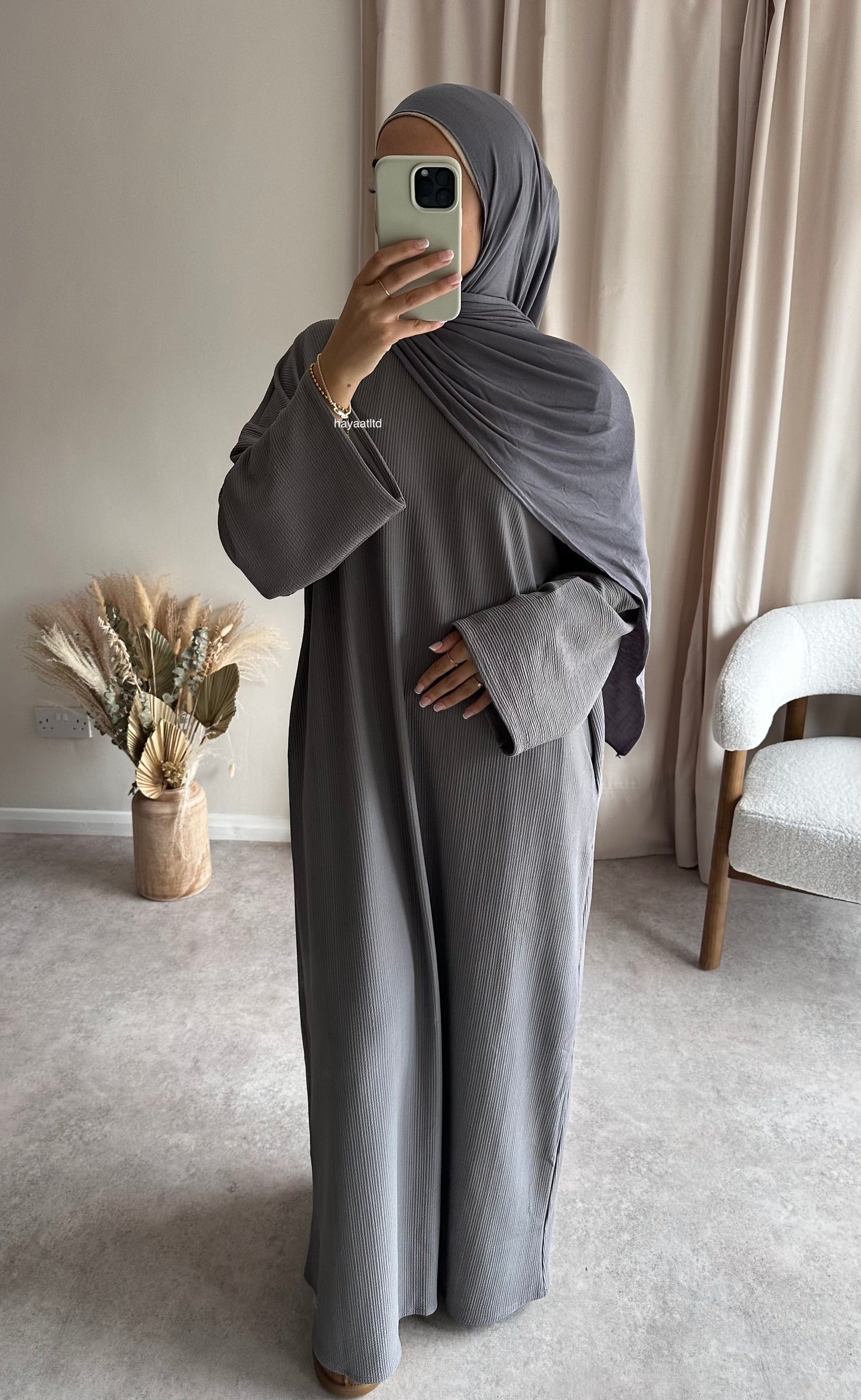 'CLOSED RIBBED ABAYA'