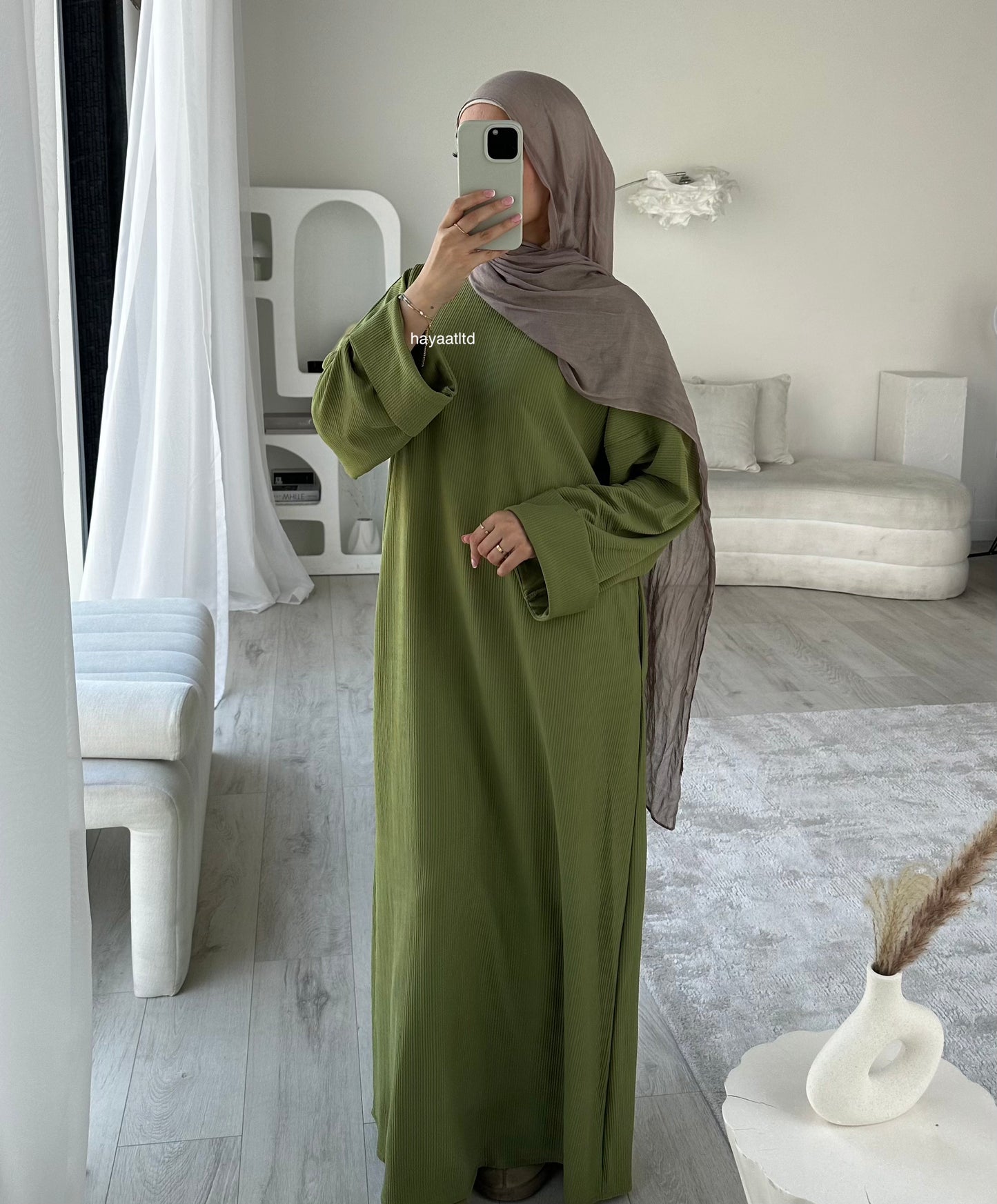 'CLOSED RIBBED ABAYA'