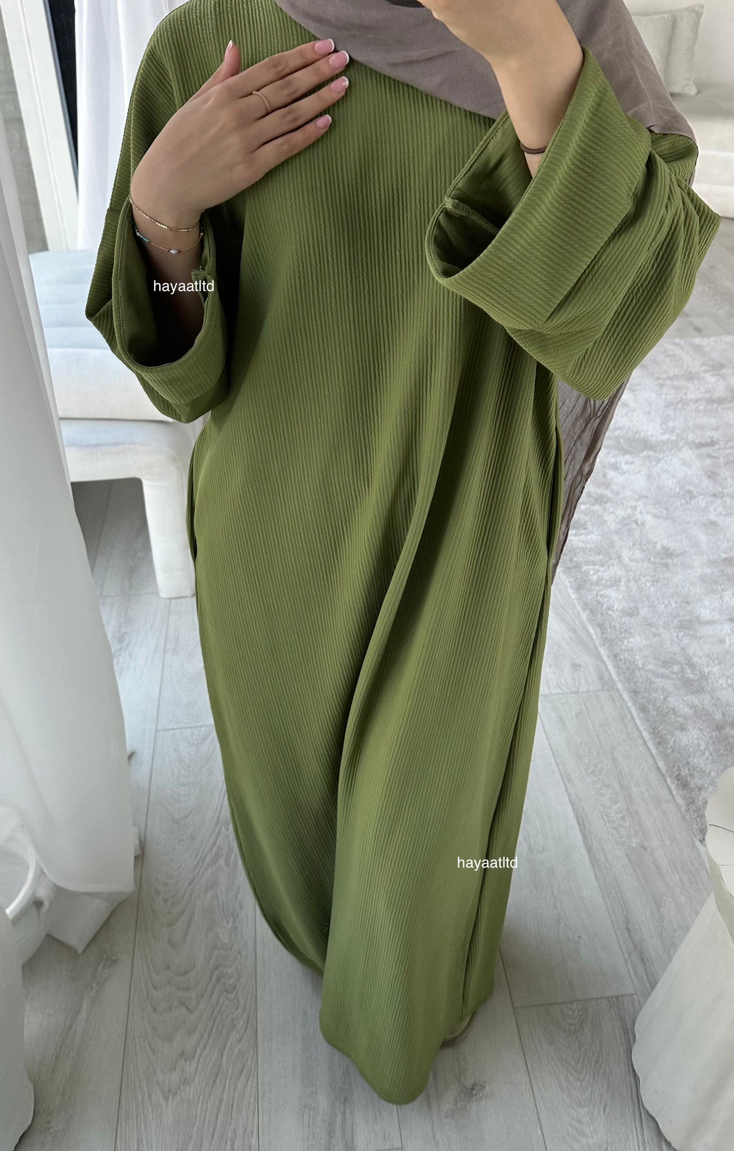 'CLOSED RIBBED ABAYA'
