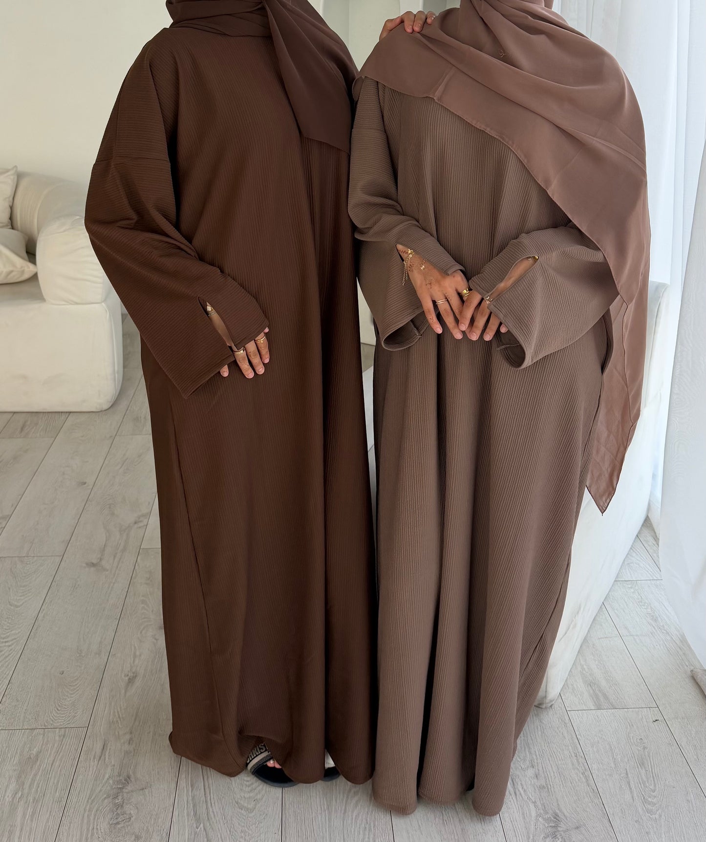 RIBBED ABAYA | Brown