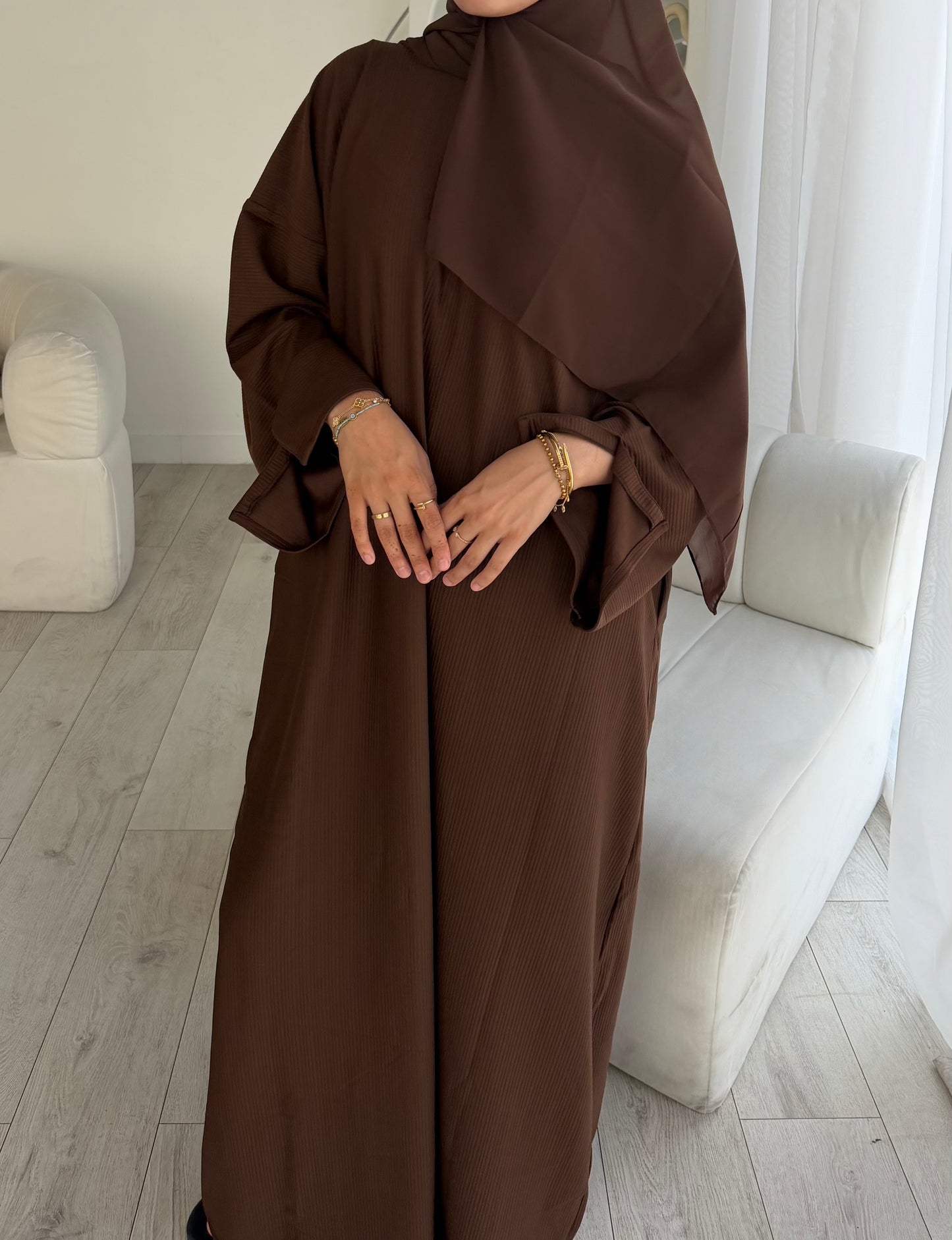 RIBBED ABAYA | Brown