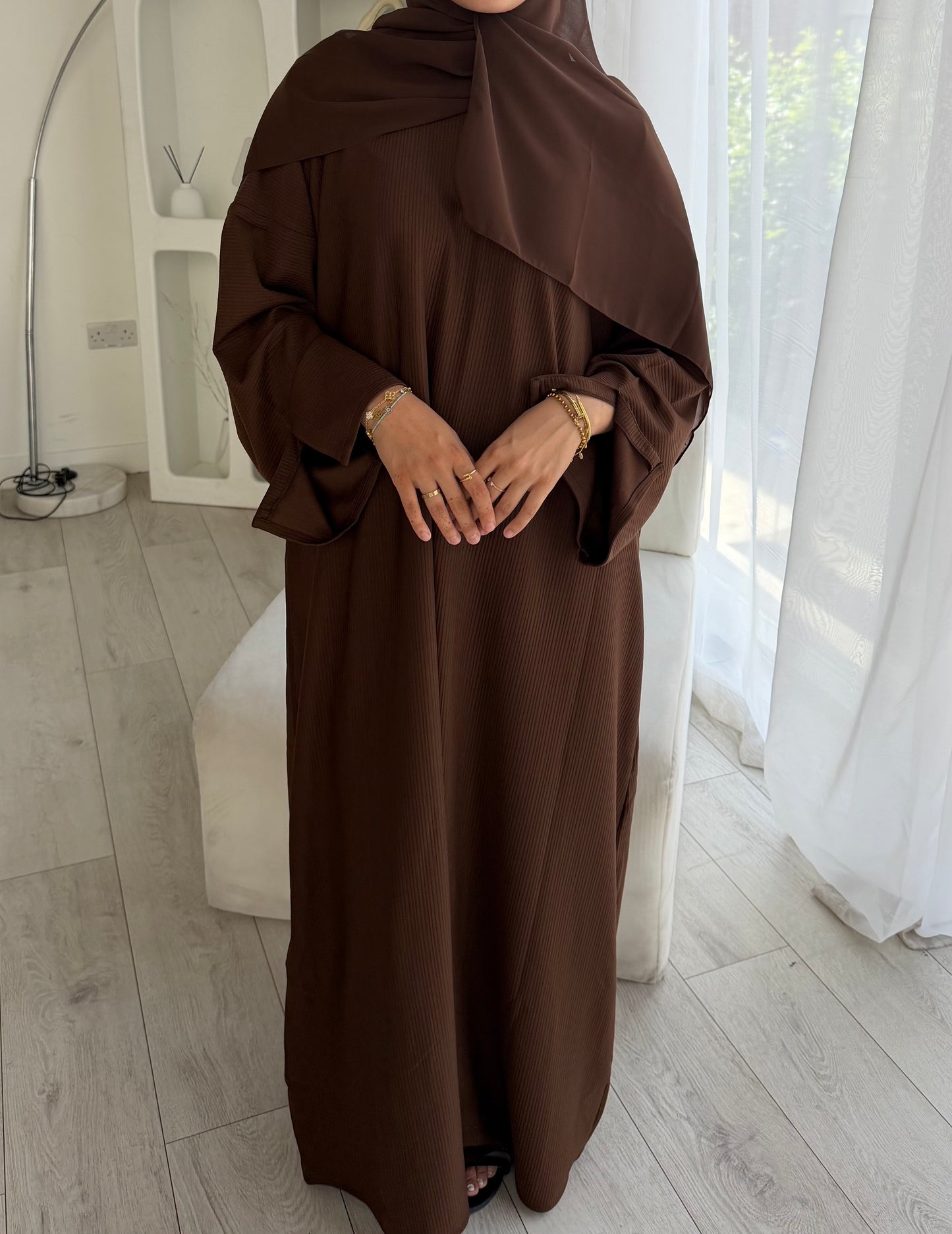 RIBBED ABAYA | Brown