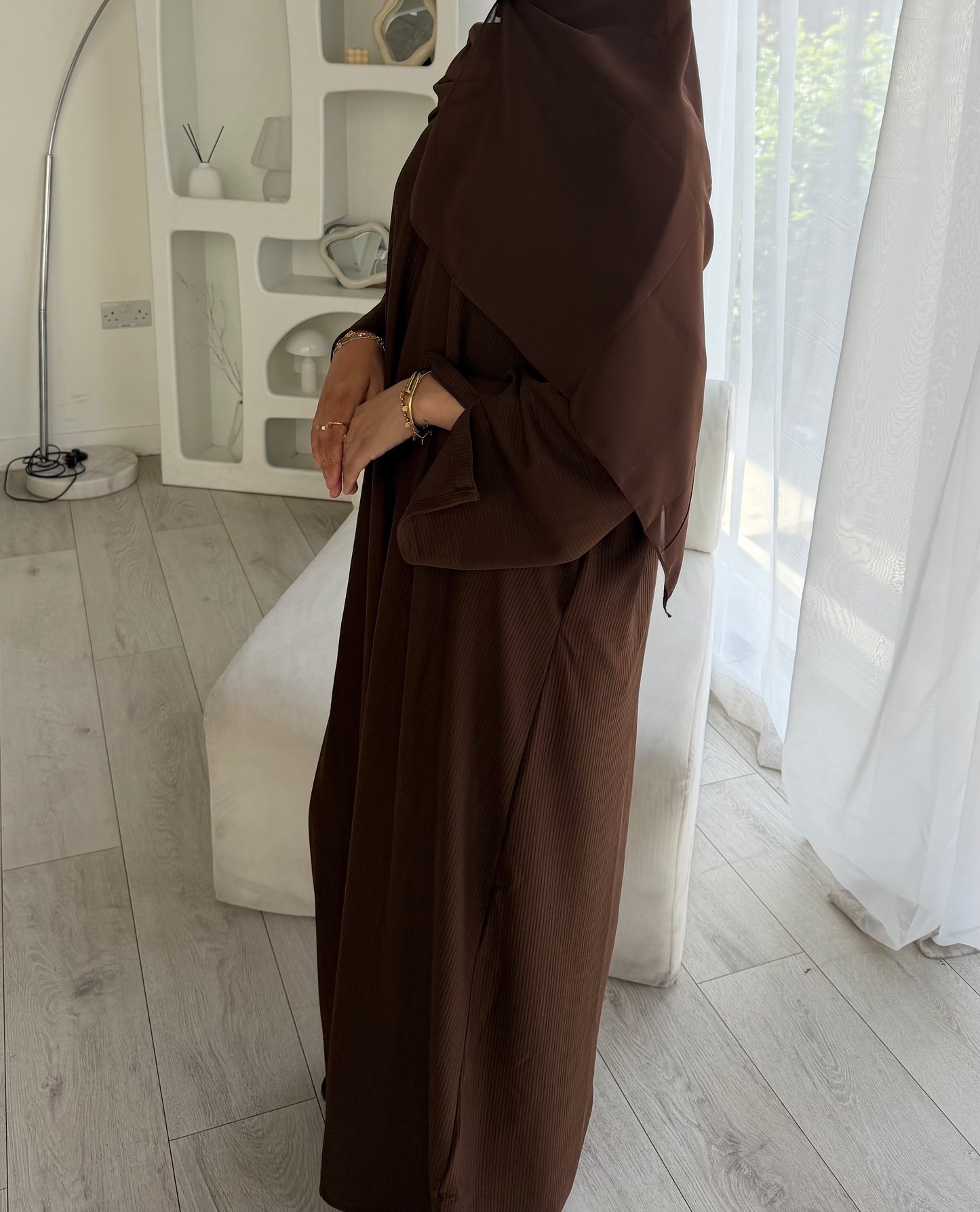 RIBBED ABAYA | Brown