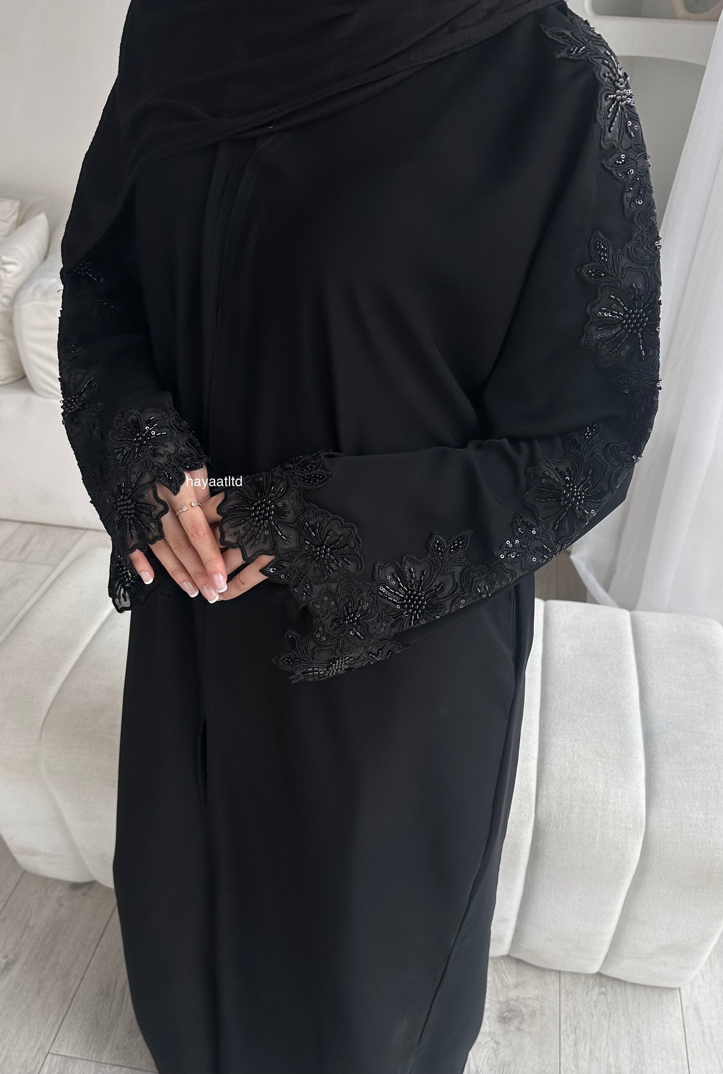 'LACE ABAYA'