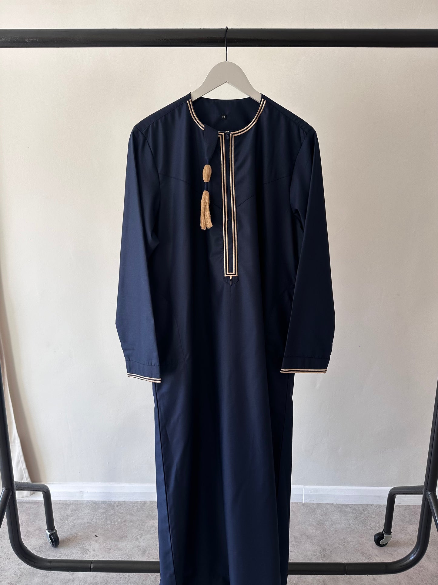 'OMANI TASSEL THOBE'