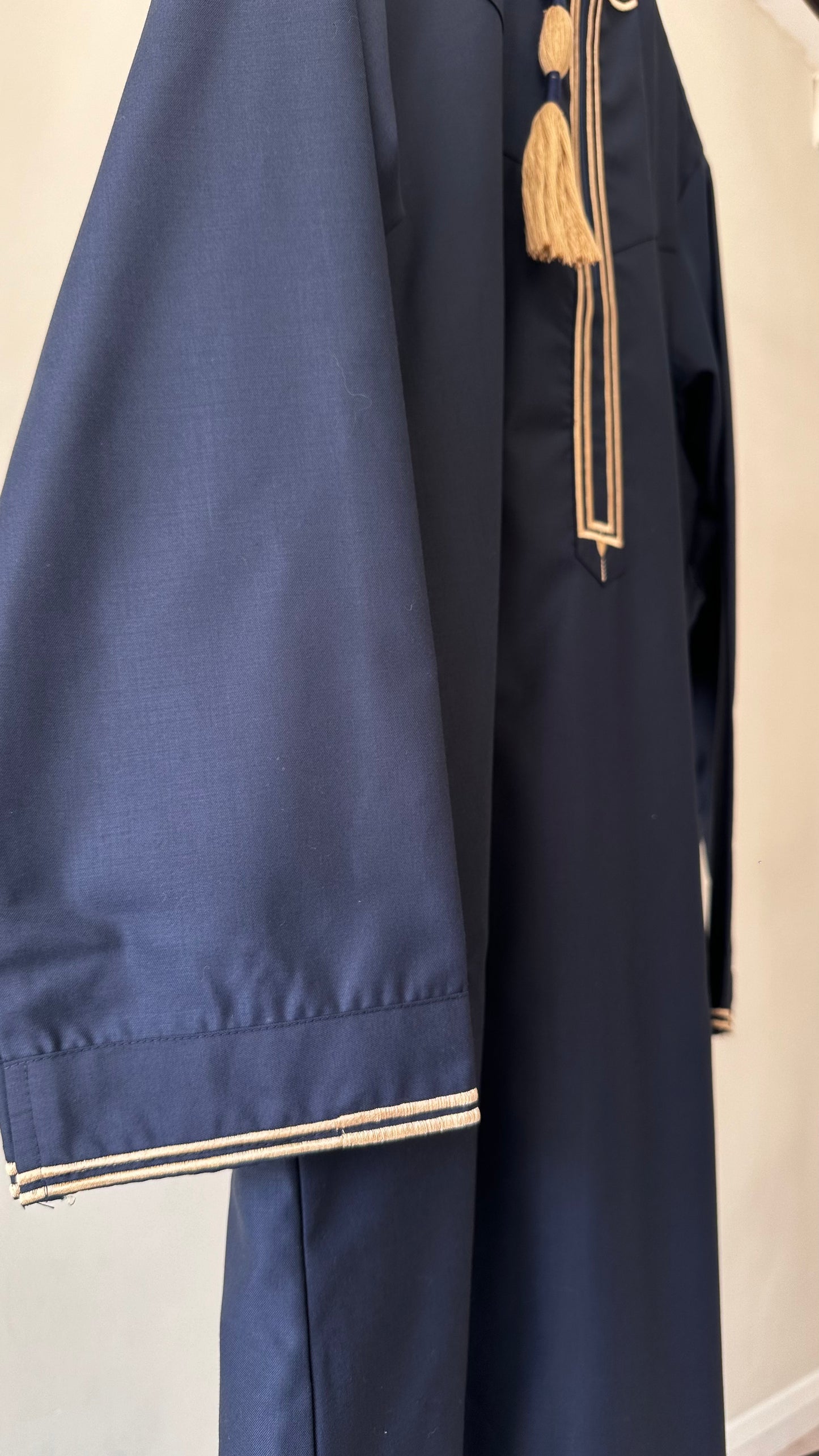 'OMANI TASSEL THOBE'